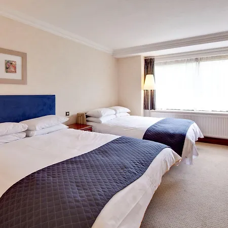 Western Plough And Harrow Hotel 4*