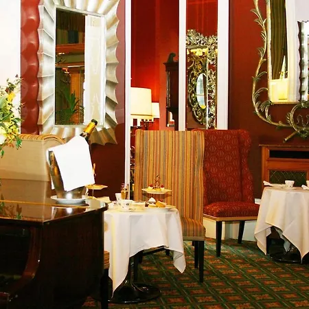 Hotel Western Plough And Harrow 4*