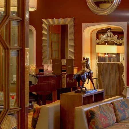 Western Plough And Harrow Hotel 4*