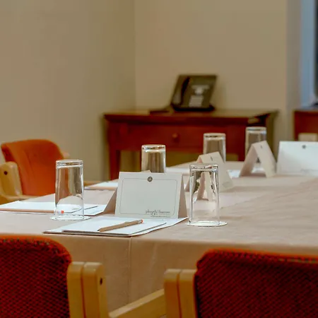 Western Plough And Harrow Hotel 4*